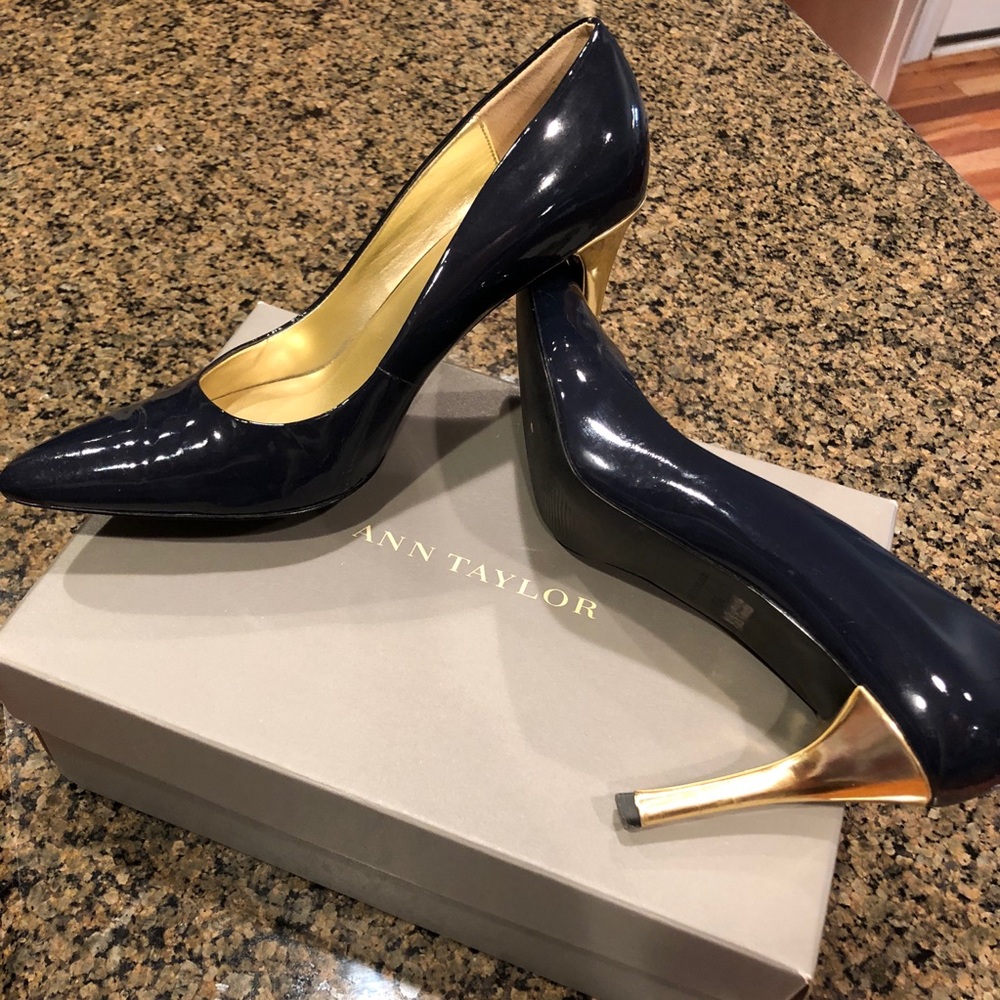 Ann Taylor Navy Pumps